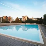 Giax Panoramic View Parking